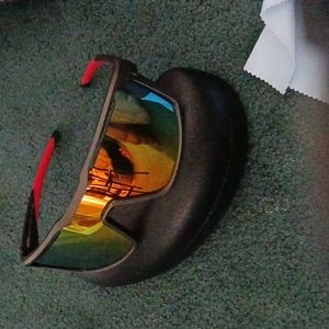 Men's sunglasses with case